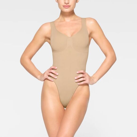 Skims Seamless Sculpt Scoop Neck Thong Bodysuit In Clay Size S NIB - Picture 2 of 6